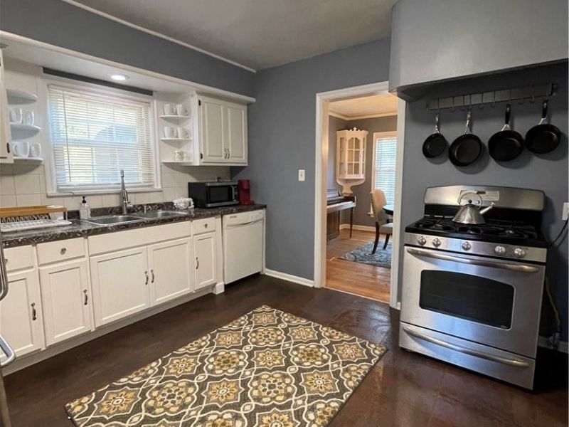 863 Medford Road, Cleveland Heights, OH 44121 Photo 2