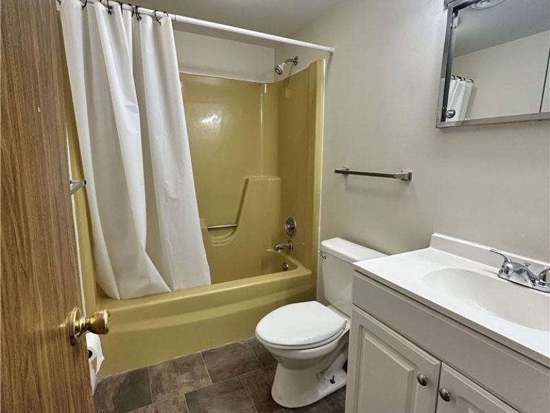 4309 Earl Drive, Unit C6, Steubenville, OH 43952 Photo 9