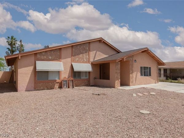 2709 Yardley Street, Las Vegas, NV 89102