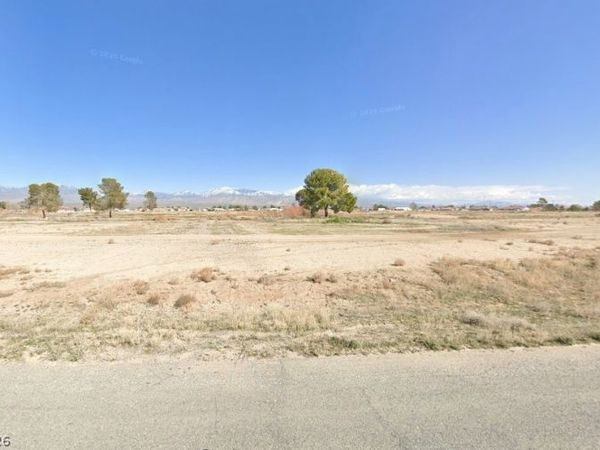 2001 S Xenia Avenue , Pahrump, NV 89048