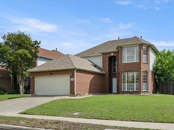4805 Parkmount Drive, Fort Worth, TX 76137