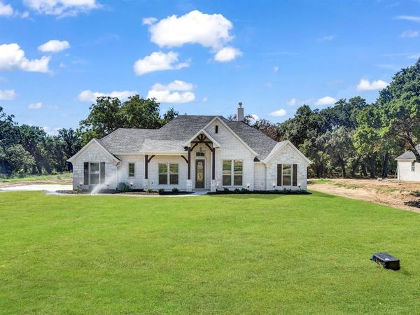 1012 Arbor Vista Drive , Azle, TX 76020