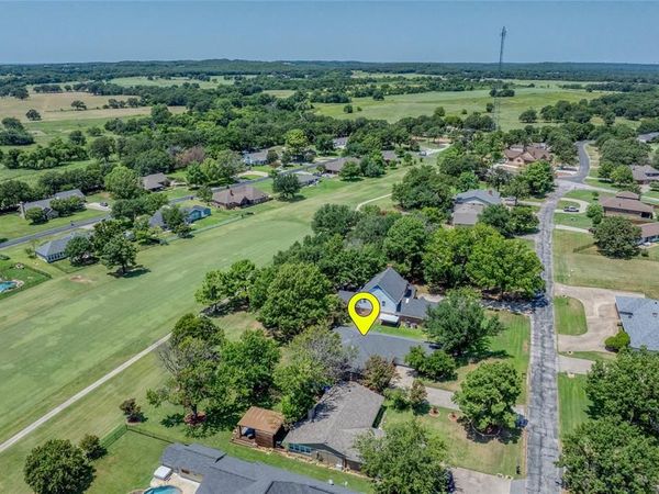 310 Navajo Trail, Gainesville, TX 76240