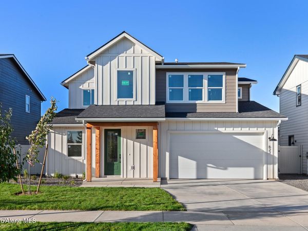 627 MOSCOW ST , Sandpoint, ID 83864