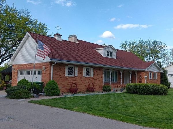 605 E Arkansas Avenue, Bloomfield, IA 52537