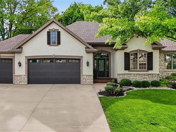 4404 NE Georgian Drive, Lee's Summit, MO 64064