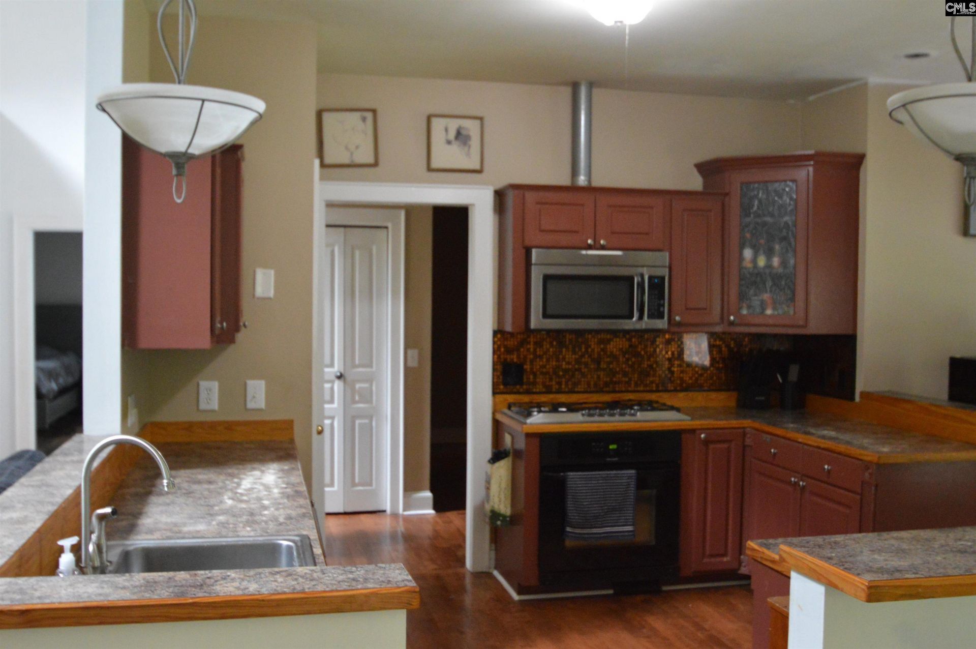 388 Sessions Road  Photo 17