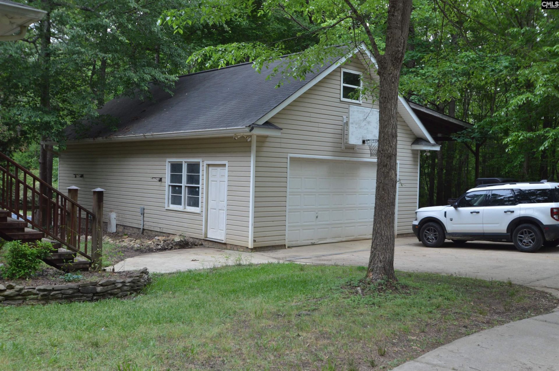 388 Sessions Road  Photo 6