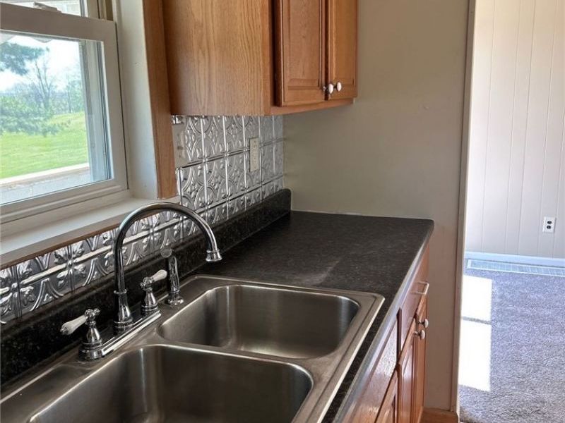 180 W Church Street, Wintersville, OH 43953 Photo 8
