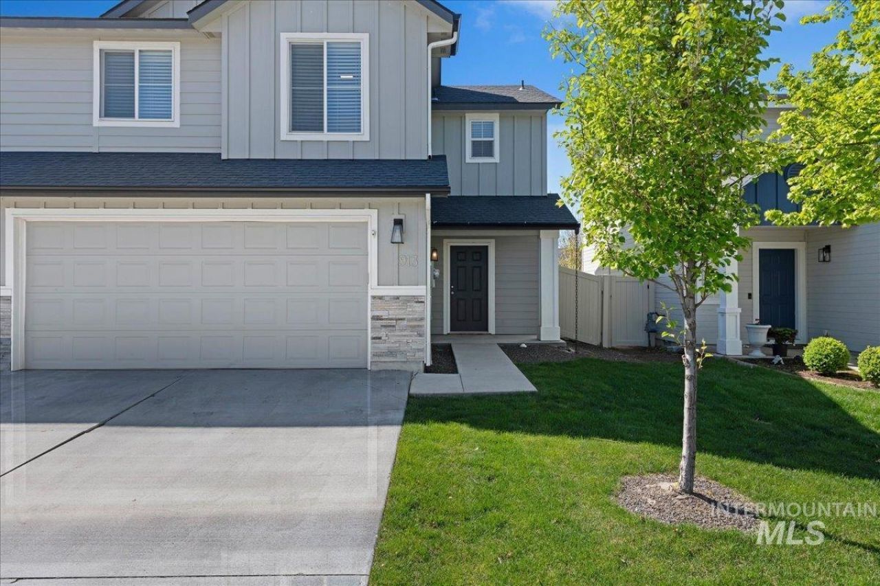 913 W Apple Pine St, Meridian, ID 83646 Main Photo