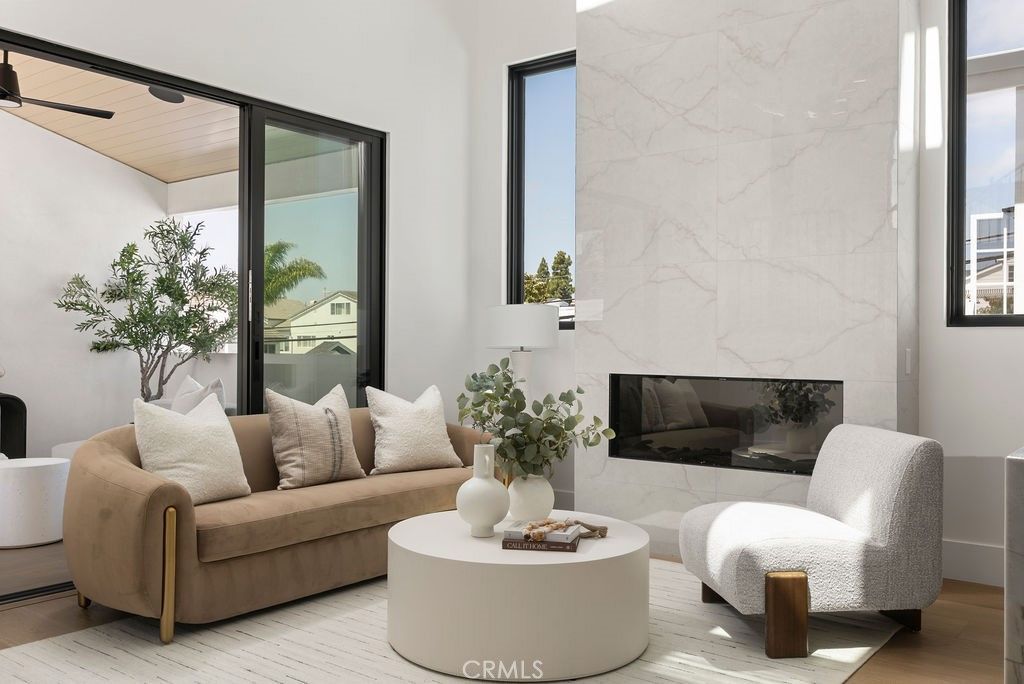 518 Poinsettia Avenue, Unit B, Corona del Mar, CA 92625 Main Photo