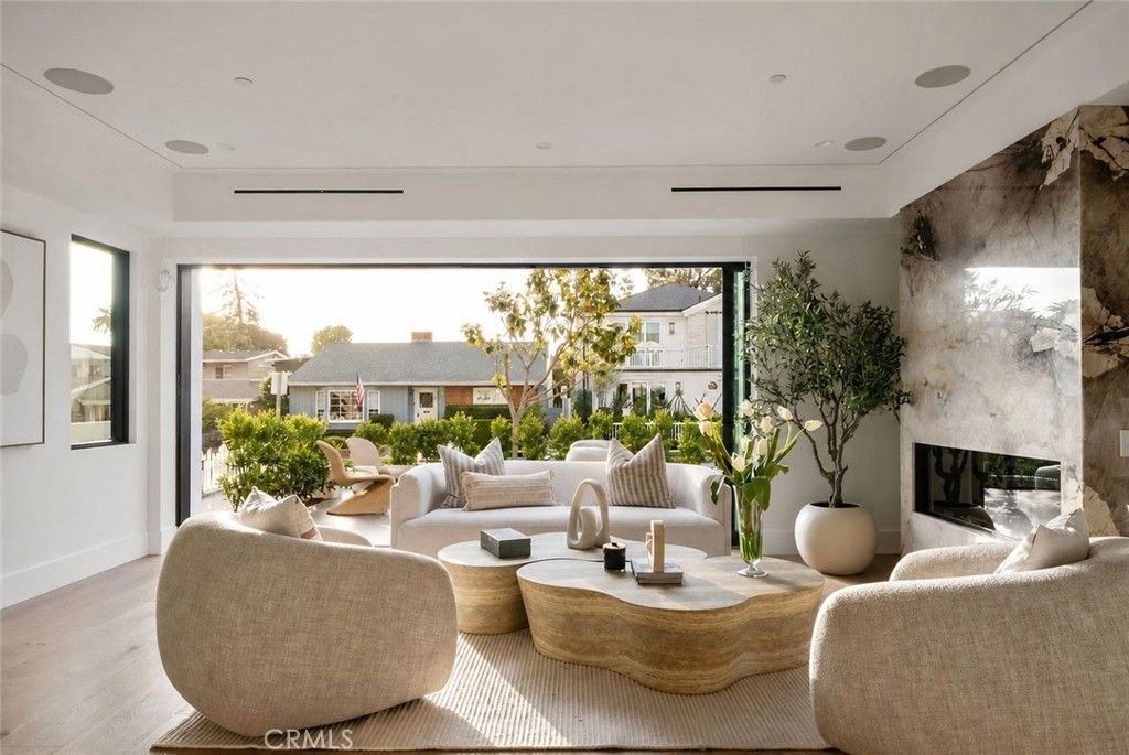 518 Poinsettia Avenue, Corona del Mar, CA 92625 Main Photo