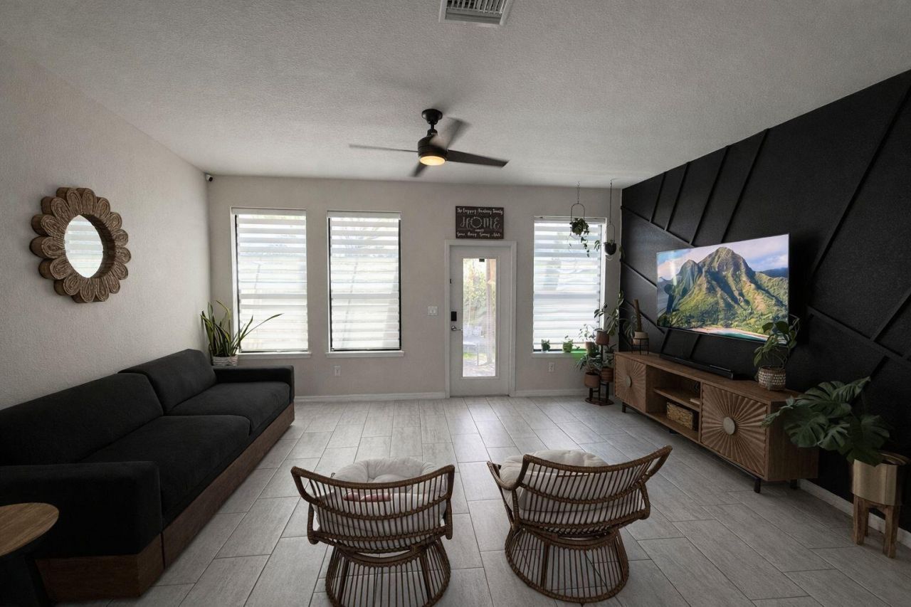 2394 Post Street, Palm Springs, FL 33406 Photo