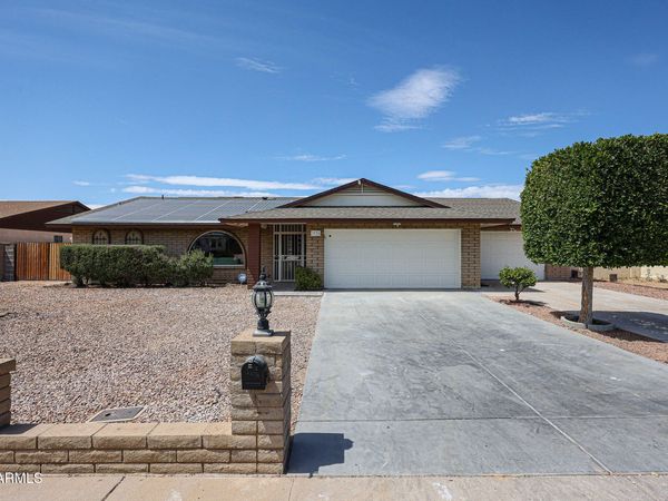 3736 W GRANDVIEW Road, Phoenix, AZ 85053