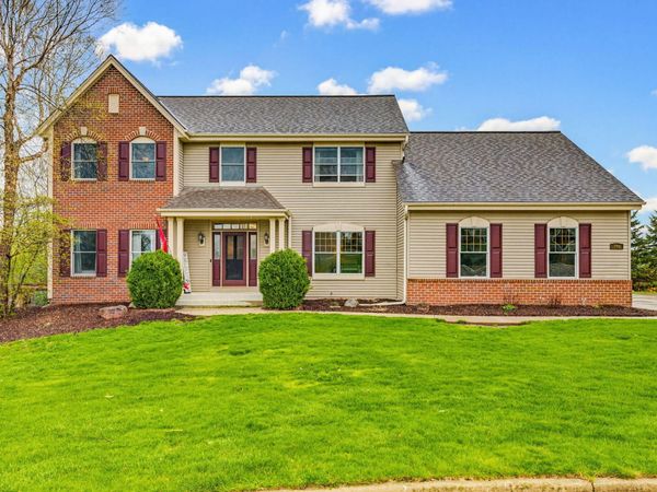 740 Meadow Ridge Ct, Brownsville, WI 53006