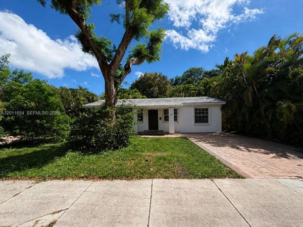 6466 SW 14th St , West Miami, FL 33144