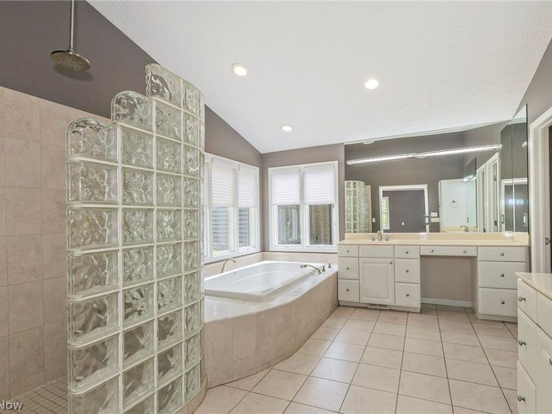 1 Deerfield Drive , Chagrin Falls, OH 44022 Photo 18