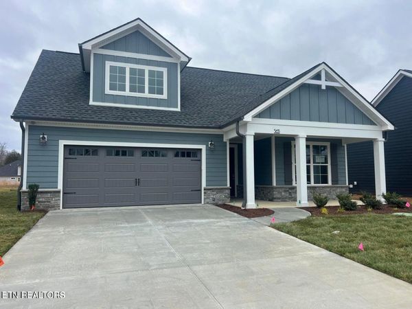 363 Trillium Tr, Lenoir City, TN 37771