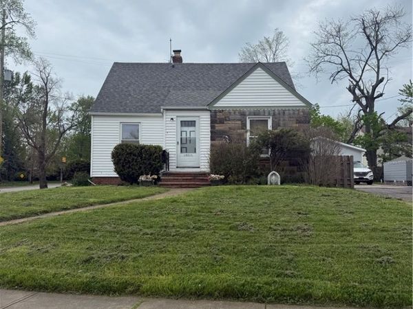 18011 Windward Road, Cleveland, OH 44119