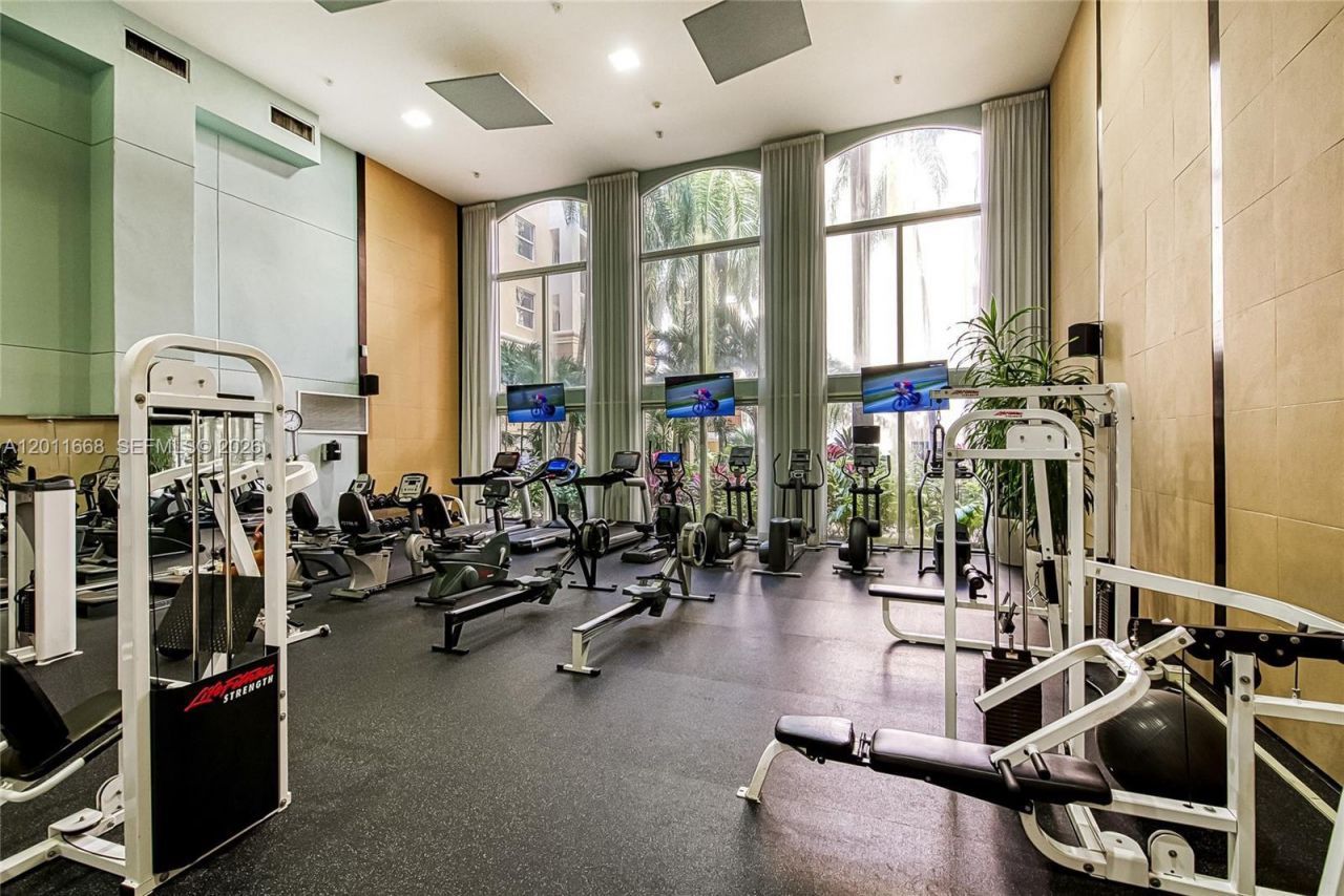17100 N Bay Rd, Unit 1810, Sunny Isles Beach, FL 33160 Photo