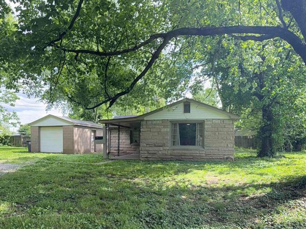 2621 Sweetser Avenue, Evansville, IN 47714