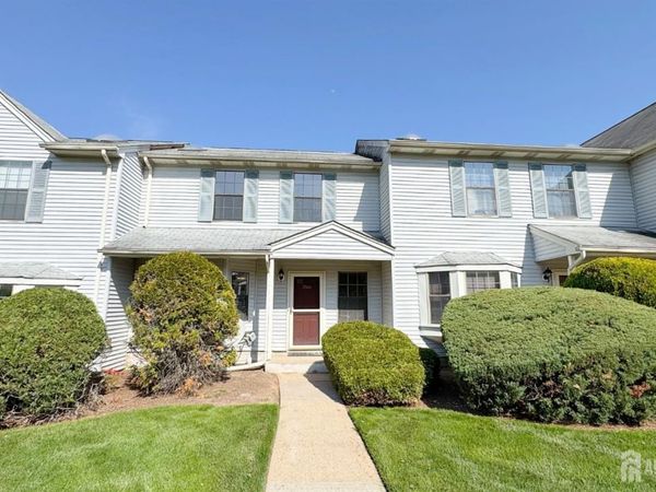 2904 Stonehedge Road, Edison, NJ 08820