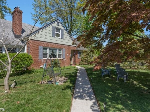 246 4Th St, Dunellen, NJ 08812