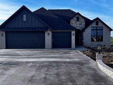 5677 E 136th Place North , Collinsville, OK 74021