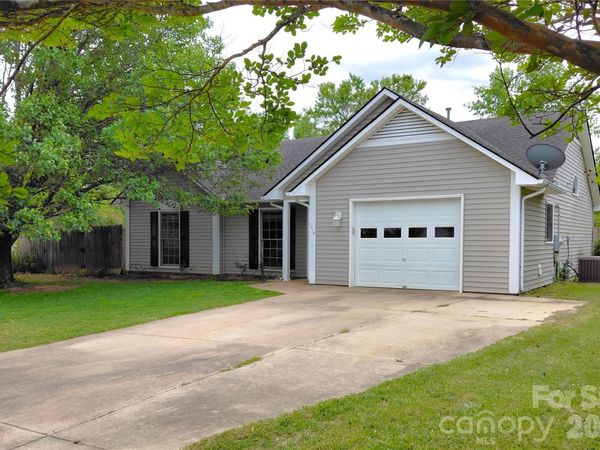 1016 Thorncrest Drive, Fletcher, NC 28732