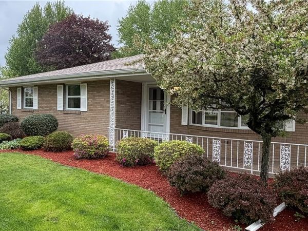 195 Donald Rd, Hermitage, PA 16148