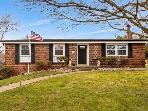 701 Havengate Dr, Bethel Park, PA 15102