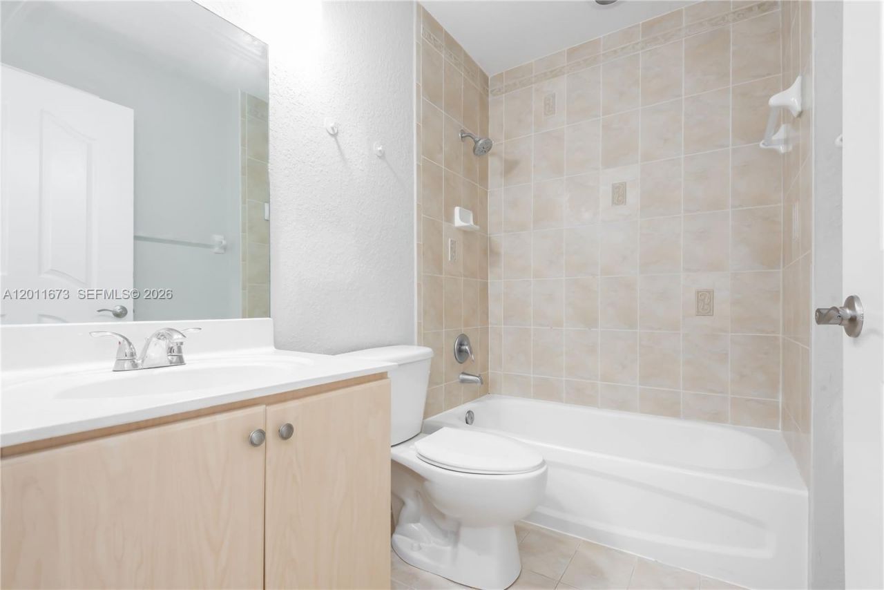 8902 NW 109th Ct , Unit 1204, Doral, FL 33178 Photo