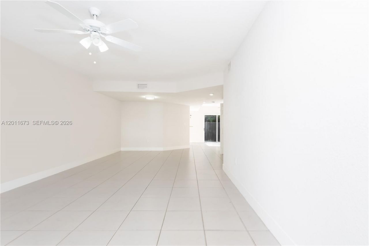 8902 NW 109th Ct , Unit 1204, Doral, FL 33178 Photo