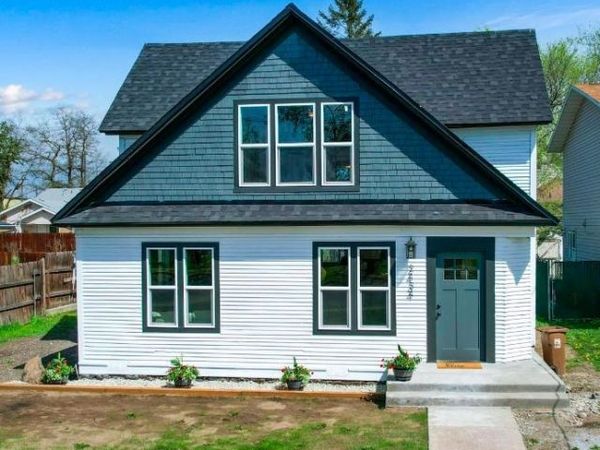 2434 E Wiscomb St, Spokane, WA 99207