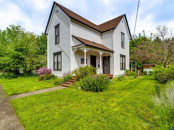 928 Birch Av, Cottage Grove, OR 97424