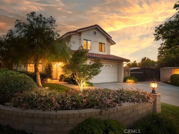 22648 Oxford, Saugus, CA 91350