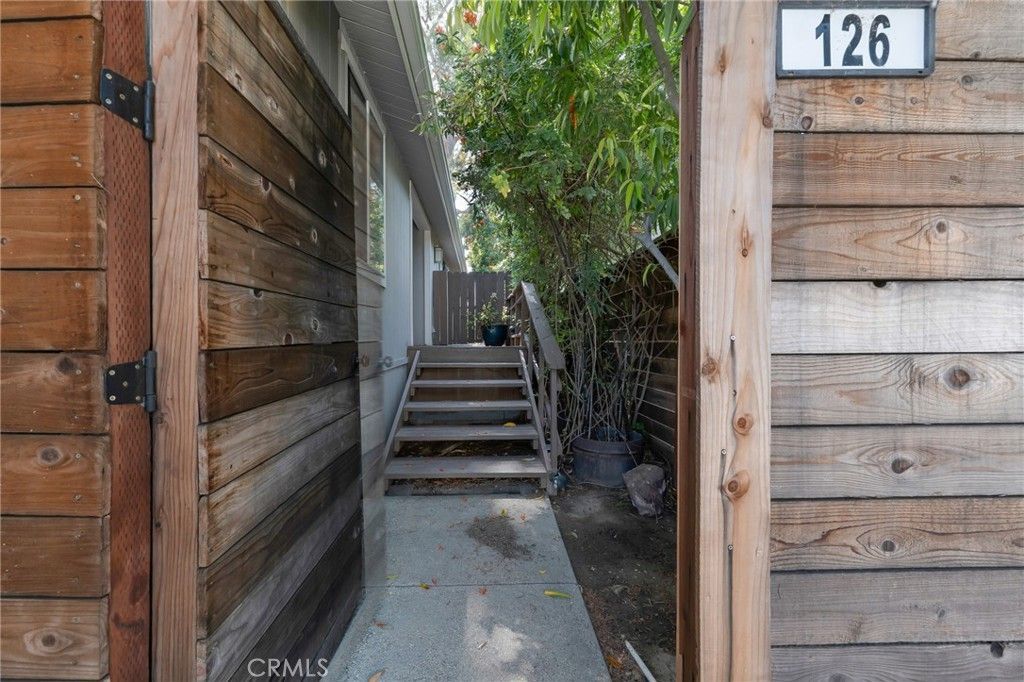 126 Pueblo Lane, Topanga, CA 90290 Main Photo
