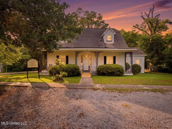 405 N First Street, Collins, MS 39428