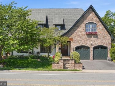 2808 JOHN MARSHALL DRIVE, ARLINGTON, VA 22207