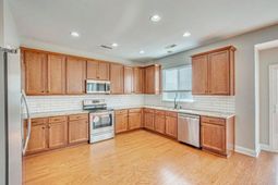 233 Woodbrook Way photo 4