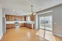 233 Woodbrook Way photo 4