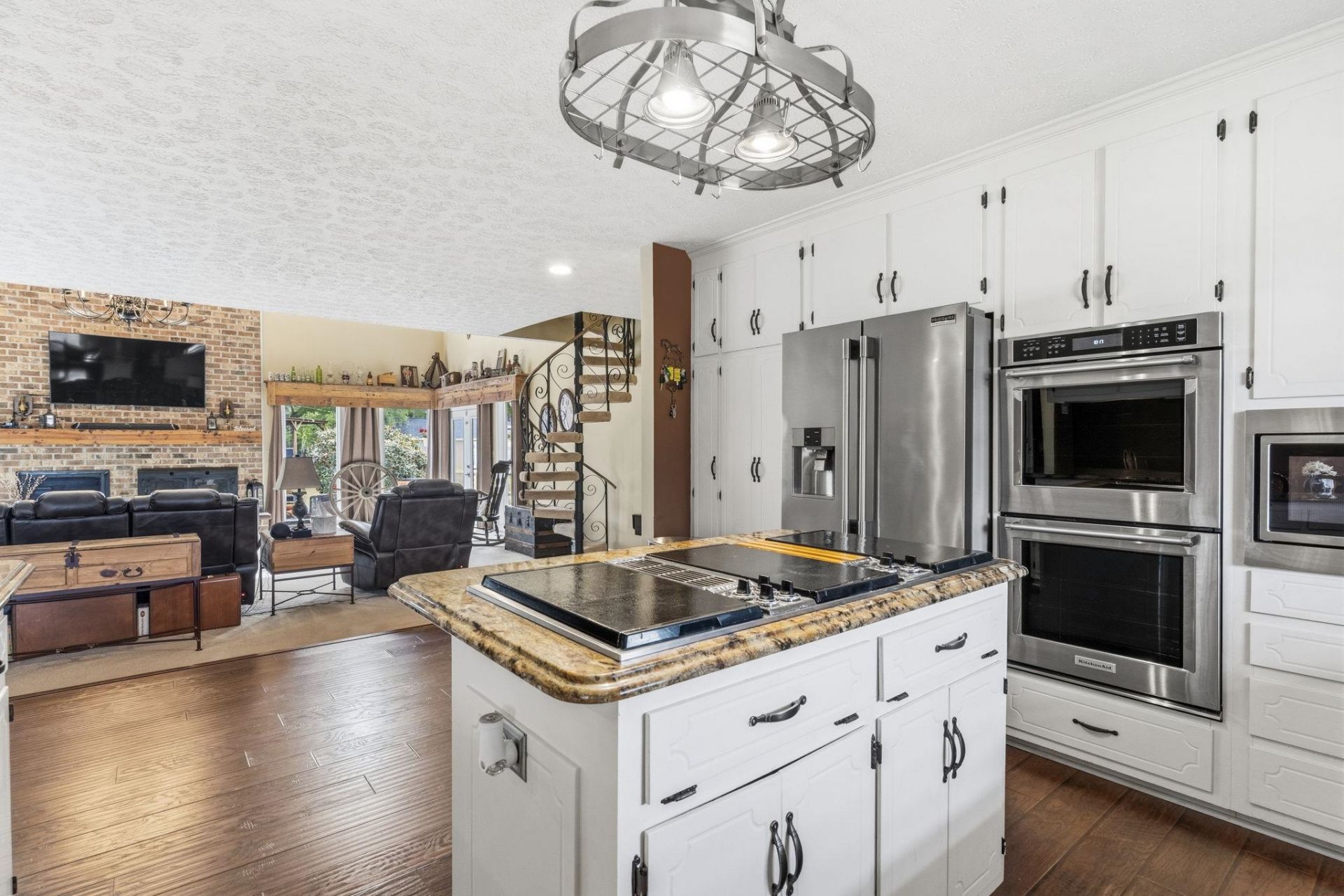 3725 Willow Springs Rd. Photo 10
