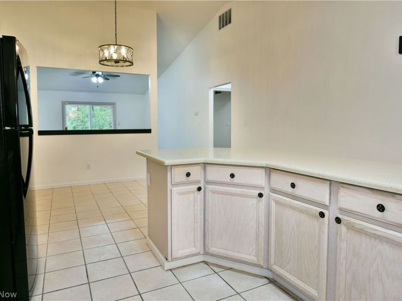 553 Wilcox Road, Unit B, Austintown, OH 44515 Photo 14