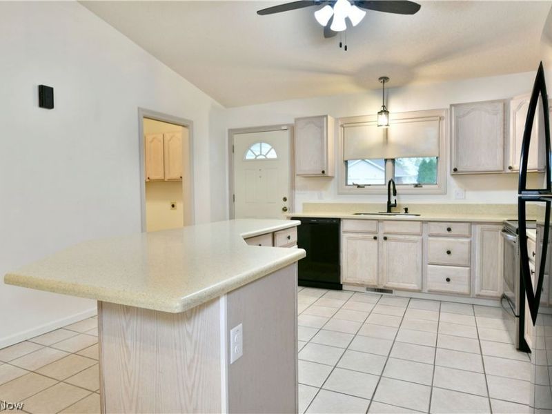 553 Wilcox Road, Unit B, Austintown, OH 44515 Photo 15