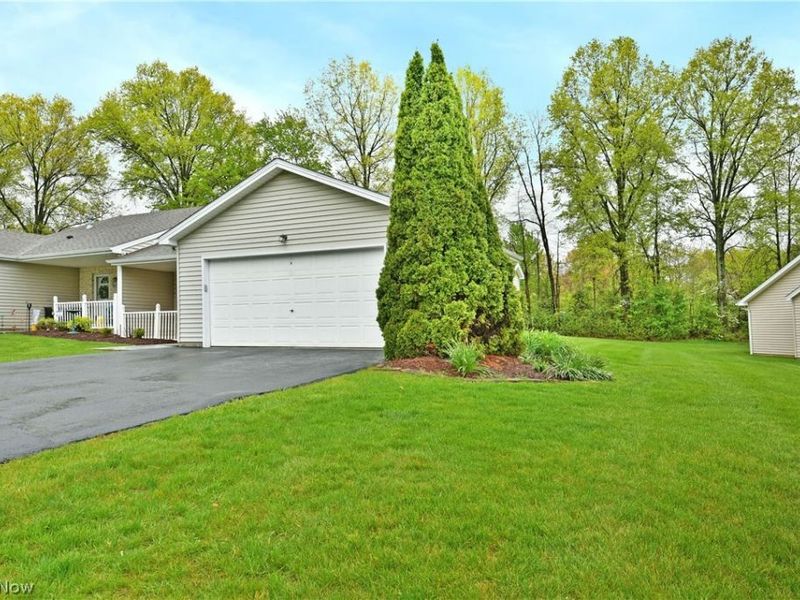 553 Wilcox Road, Unit B, Austintown, OH 44515 Photo 3