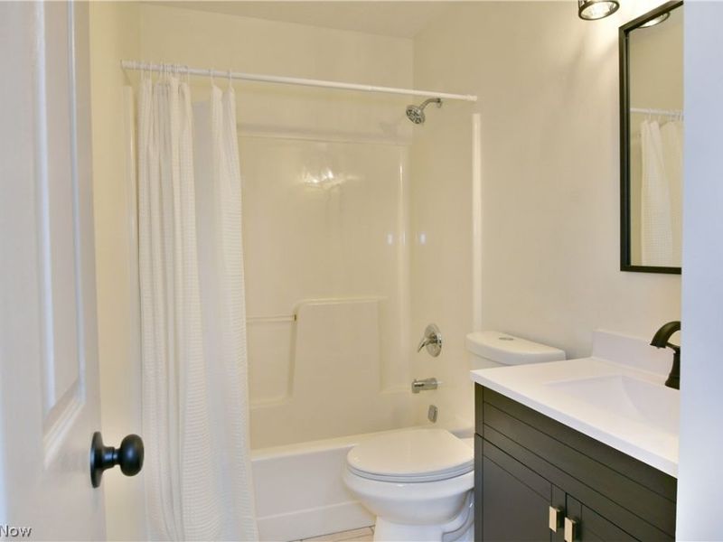 553 Wilcox Road, Unit B, Austintown, OH 44515 Photo 38