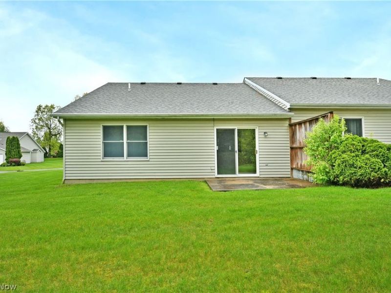 553 Wilcox Road, Unit B, Austintown, OH 44515 Photo 5