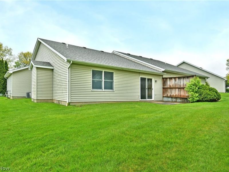 553 Wilcox Road, Unit B, Austintown, OH 44515 Photo 6