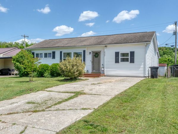 2522 Marshall St, Maryville, TN 37804
