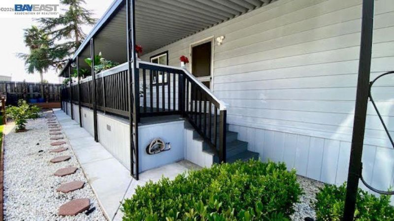 29501 Sandburg Way, Hayward, CA 94544 Main Photo
